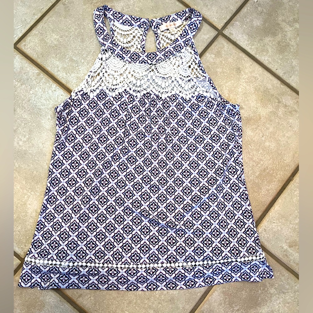Skies Are Blue Women’s detailed top | Size Small
